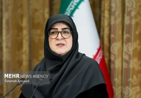 مهاجرانی: ۱۲ هزار مدرسه به نیروگاه های خورشیدی مجهز خواهند شد