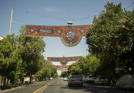 ایستادگی مردم در برابر فشارها و حفظ روحیه مقاومت، ریشه در فرهنگ عاشورا دارد