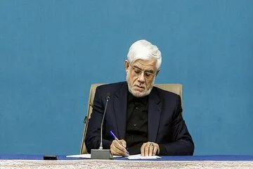 انتقاد محمدرضا عارف از محدودسازی اینترنت و فیلترشکن فروشی
