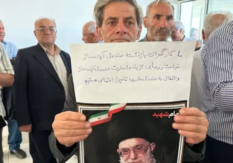 تجمع اعضای کانون بازنشستگان صندوق آینده ساز تبریز در اعتراض به اجرانشدن متناسب سازی حقوق