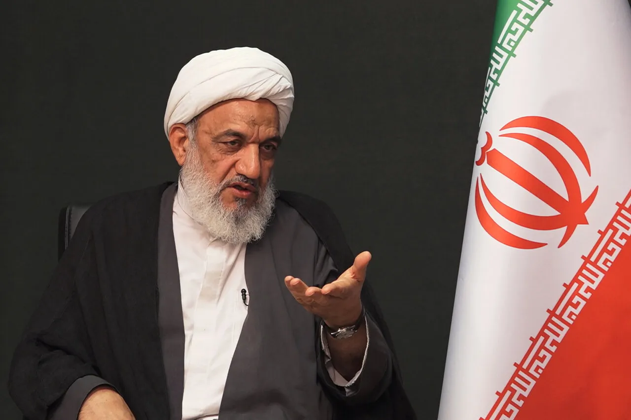 رفتن تیم ملی فوتبال به جام جهانی عزتمندانه نیست رفتن تیم ملی فوتبال به جام جهانی عزتمندانه نیست