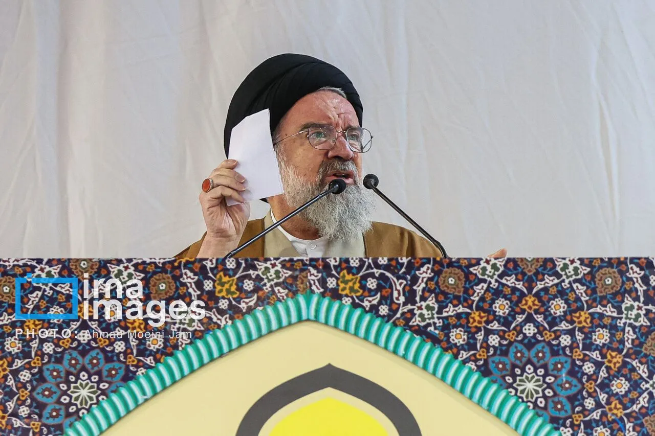 آیت الله خاتمی: دشمنان آرزوی خستگی مردم ایران را به گور خواهند برد