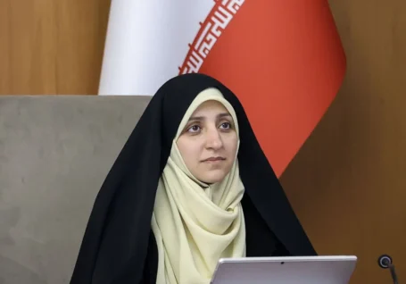 ⁨ بهروزآذر: رئیس جمهور ذره ای از مسیر پیشرفت و عزت ایران⁩ کوتاه نخواهد آمد