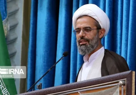 امام جمعه بجنورد: دشمن به دنبال ایجاد تفرقه در جامعه است