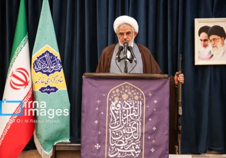 امام جمعه بندرعباس: مذاکره از موضع قدرت و با پشتوانه مردم، رهبری و وعده الهی باشد