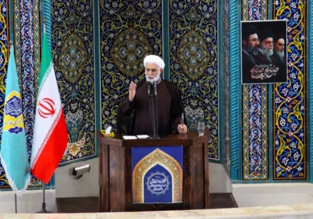 امام جمعه کیش: مقاومت ملت، ایران را به قدرت جدید جهانی تبدیل کرده است