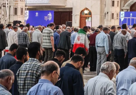 از ۱۵ خرداد تا مقاومت امروز؛ حرم امام(ره) صحنه نمایش وحدت ایرانیان شد