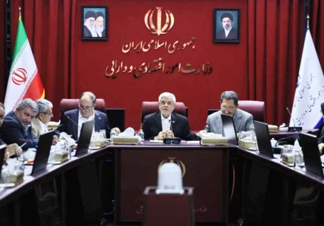 عارف: وضعیت دفاعی کشور قابل مقایسه با روز چهلم جنگ رمضان نیست
