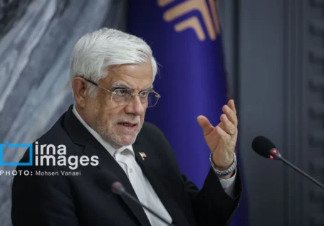 عارف: دشمن پس از عملیات «نصر» برای توقف آتش به ایران التماس کرد