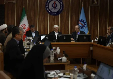 عارف: باید زمینه بازگشت نخبگان و استادانان به ایران را فراهم سازیم