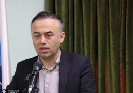 معاون معاونت حقوقی ریاست جمهوری: محدودیت های اینترنت خلاف قانون اساسی است/ دولت خود را در قبال مشکلات ناشی از محدودیت های اینترنت مسئول می داند/ عده ای دسترسی دارند و عده ای ندارند، مردم ناچار شده اند که با پرداخت هزینه های هنگفت وی.پی.ان خریداری کنند