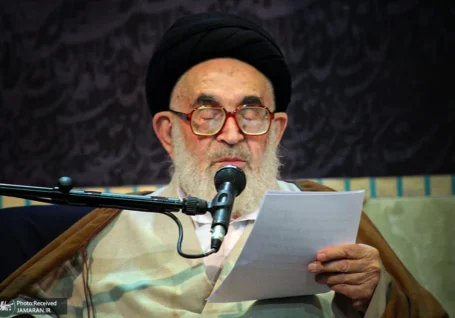 پیام تسلیت آیت الله دستغیب به سید محمد خاتمی در پی درگذشت خواهرش
