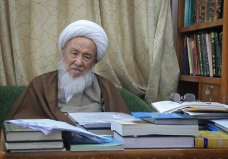 مرجعی که آیت الله خویی او را نور چشمش می دانست