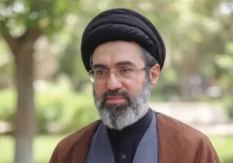 خمینی کبیر و خامنه ای شهید آمادگی ملت را کشف و احیا نمودند
