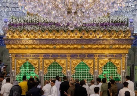 عکس/ ضریح سقای دشت کربلا گل آرایی شد