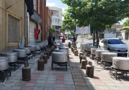 آماده سازی و پخت ۵۰ دیگ غذای نذری اطعام غدیر در سنندج