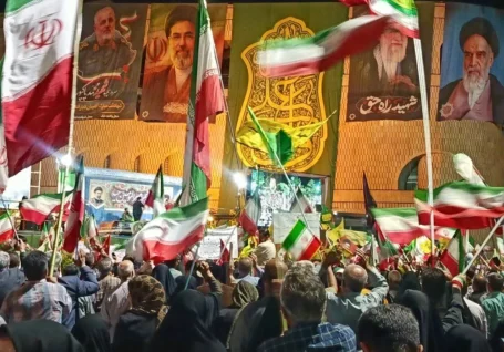 شکوه حضور مردم دیار آفتاب در نود و هفتمین شب حمایت از رهبر انقلاب