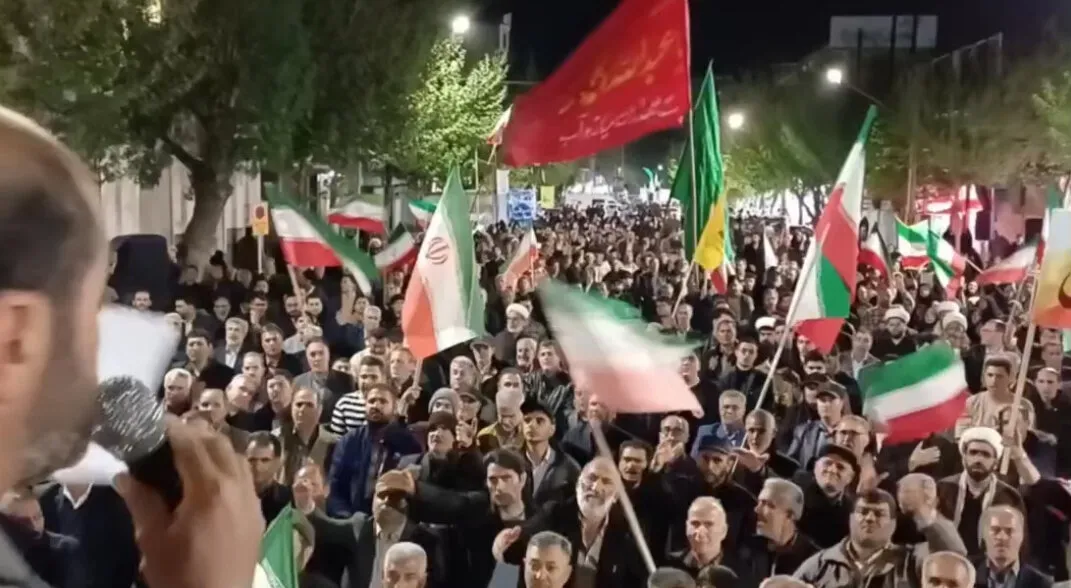 مردم میاندوآب در واکنش به حمله موشکی سپاه فریاد «حیدر حیدر» سر دادند