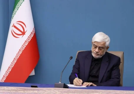 ادامه راه خادمان صادق ملت با صلابت توسط محمدرضا عارف