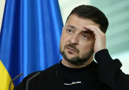 ۳ رهبر اروپایی ضمن نشستی با زلنسکی در لندن قول دادند بیشتر به او کمک کنند/ نمایش استقلال اروپا