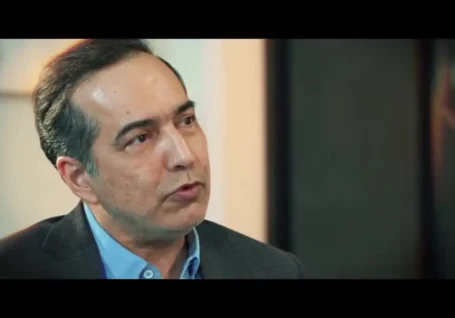 آیا شهید علی لاریجانی از نظام خارج شده بود؟