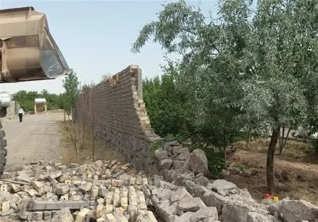 ساخت و سازهای غیرمجاز در چنگال قانون/تخریب۲۱ فقره قلع بنا در نیشابور