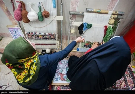 فعالیت بیش از ۹۰۰ قالی باف در جنوب کرمان؛ تنها ۲۰۰ نفر تحت پوشش بیمه